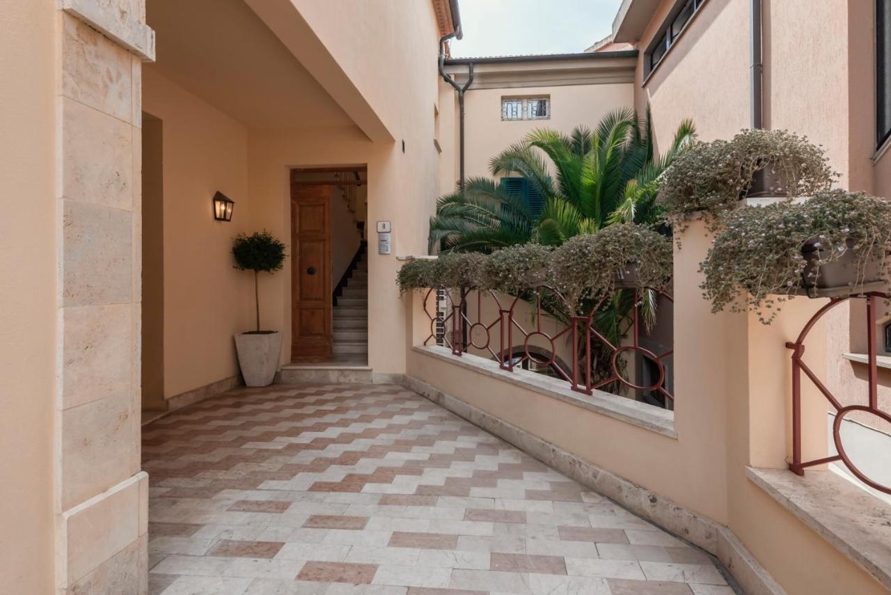 דירות סן וינצ'נזו Palazzo Degli Archi מראה חיצוני תמונה